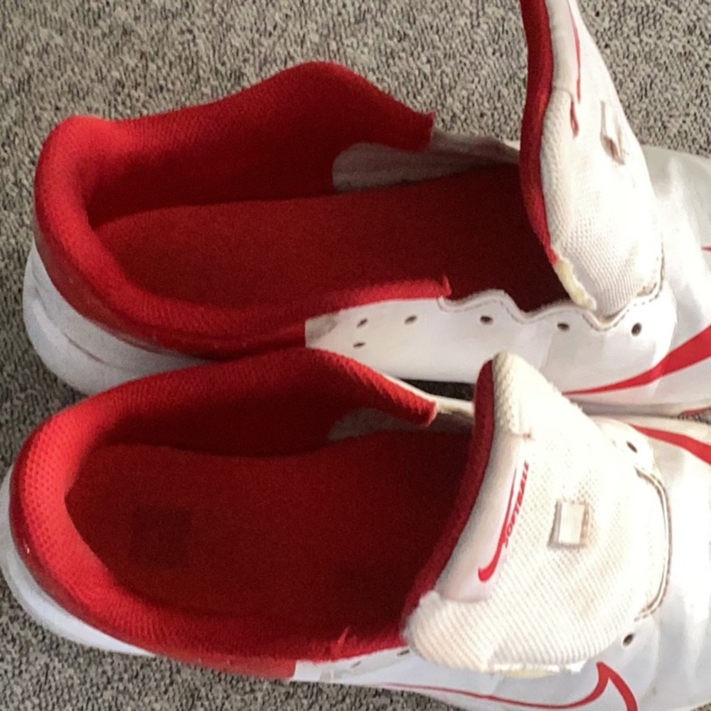 SOFTBALL CLEATS 🥎 - Picture 4 of 7